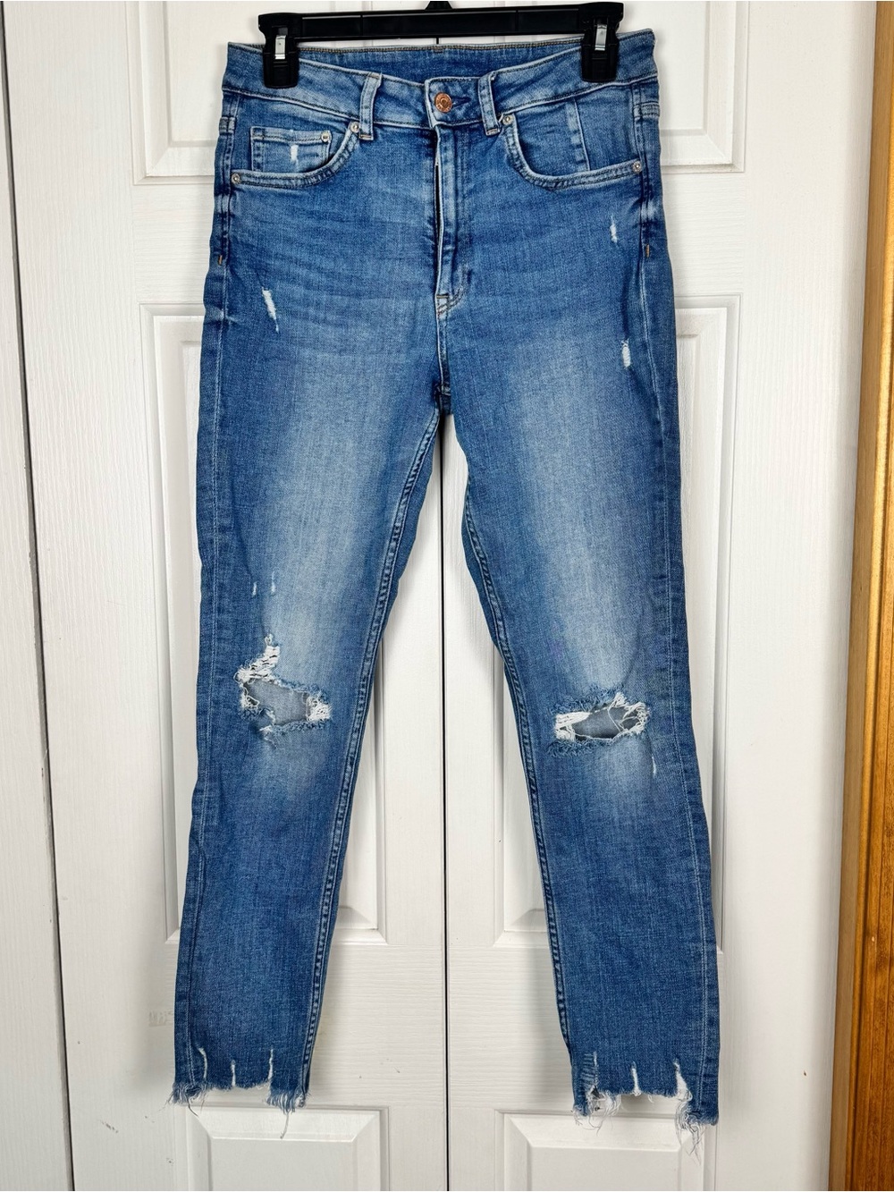 Women’s Distressed Cropped Blue Denim Jeans